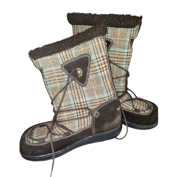 Rocket Dog Shoes - Rocket Dog size 10 boots lace up plaid fabric waterproof soles